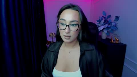 evasarazardje online show from November 26, 2025, 7:15 pm