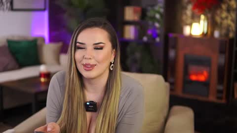 Eva online show from February 27, 2025, 9:14 pm