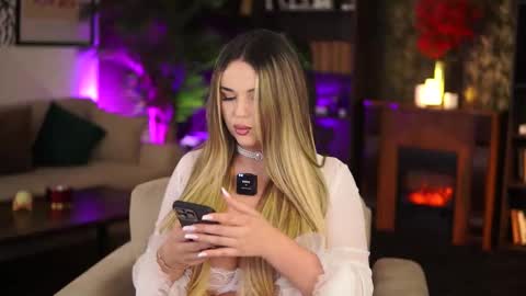 Eva online show from October 5, 2025, 3:32 pm