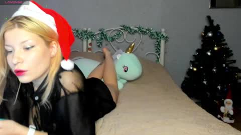 Snapshot of evasunshine18 chatting on December 29, 2024, 1:45 am Eva online show from December 29, 2024, 1:45 am
