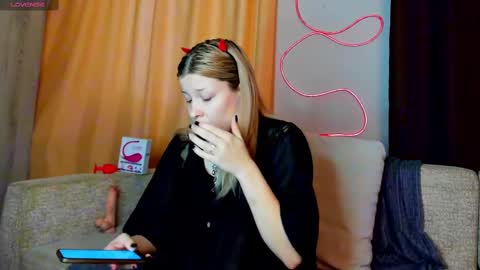 Snapshot of evasunshine18 chatting on February 13, 2025, 7:13 am Eva online show from February 13, 2025, 7:13 am
