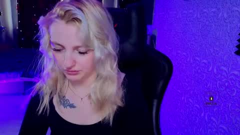 evavibe online show from March 29, 2026, 8:47 am