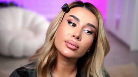 Eva online show from October 26, 2025, 8:15 pm