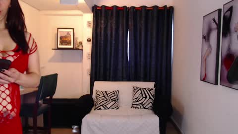 Evee online show from March 26, 2026, 2:44 pm