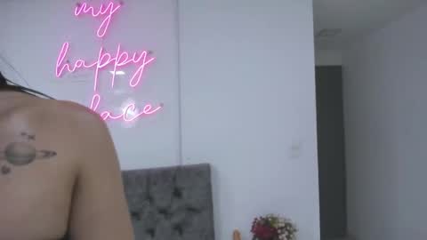 evelin__thompsson online show from May 7, 2026, 3:39 pm
