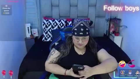 evelin zaens online show from November 11, 2025, 4:45 am