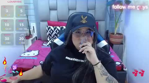 evelin zaens online show from June 20, 2026, 5:54 am