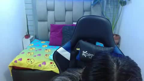 evelin zaens online show from July 11, 2026, 4:26 am