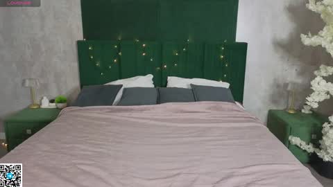 Evelina online show from April 14, 2026, 1:00 am