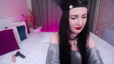 Evelin online show from November 17, 2025, 8:20 am