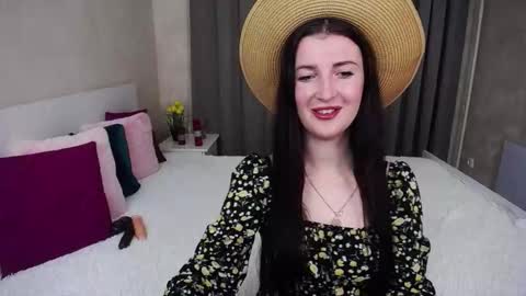 Evelin online show from November 28, 2025, 6:49 am