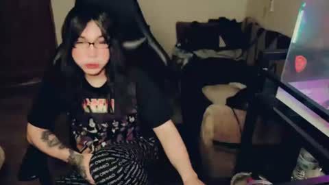 evelyn420521 online show from July 21, 2026, 7:22 am