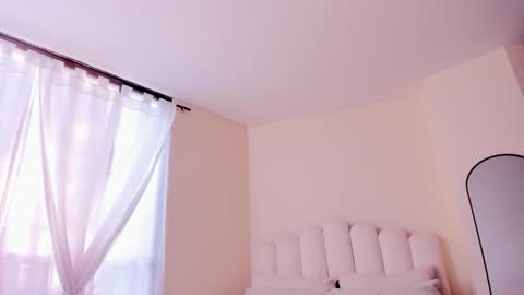 Snapshot of evelyn_coelloo chatting on November 18, 2025, 9:52 pm Eve online show from November 18, 2025, 9:52 pm