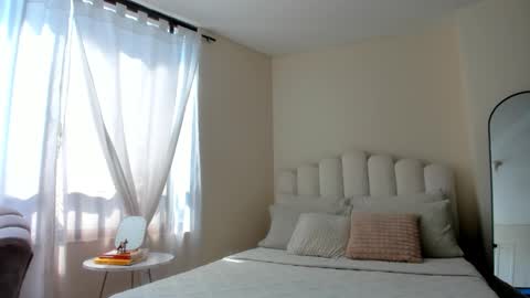 Snapshot of evelyn_coelloo chatting on November 21, 2025, 5:00 pm Eve online show from November 21, 2025, 5:00 pm