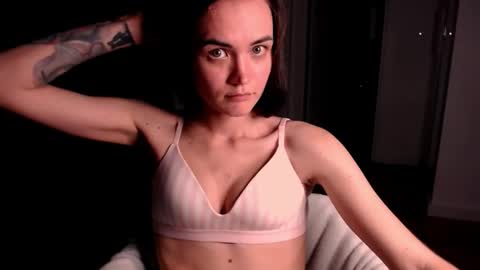 Evelyn online show from November 5, 2025, 11:49 pm