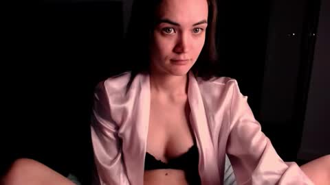 Evelyn online show from November 24, 2025, 4:40 pm