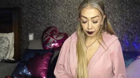 Snapshot of evelynagrey chatting on January 7, 2025, 10:22 am EvelynaGrey online show from January 7, 2025, 10:22 am