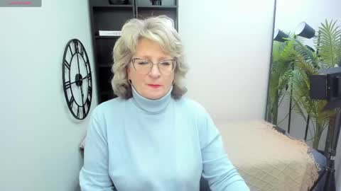 Snapshot of evelynblissful chatting on May 4, 2026, 5:14 am Evelyn online show from May 4, 2026, 5:14 am