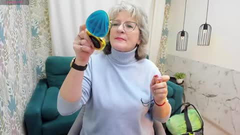 Snapshot of evelynblissful chatting on May 5, 2026, 5:15 am Evelyn online show from May 5, 2026, 5:15 am