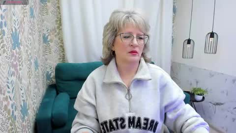 Snapshot of evelynblissful chatting on May 7, 2026, 5:02 am Evelyn online show from May 7, 2026, 5:02 am