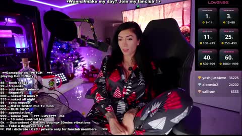 Evelyne online show from December 29, 2024, 3:33 am