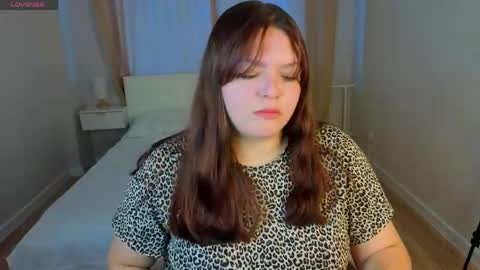 Evelyne Loo online show from May 10, 2026, 1:22 am