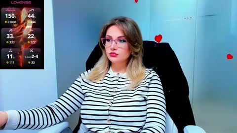 evelyne_rose online show from February 22, 2025, 5:12 am