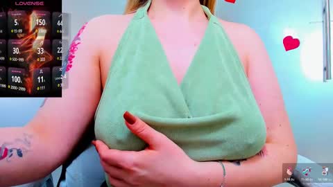 evelyne_rose online show from March 4, 2025, 12:22 pm