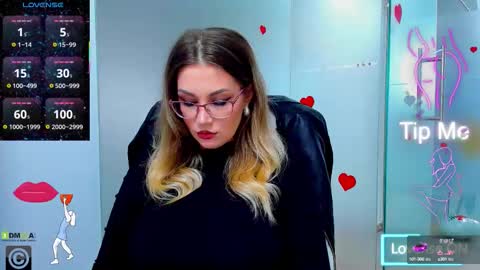 evelyne_rose online show from September 13, 2025, 4:34 am