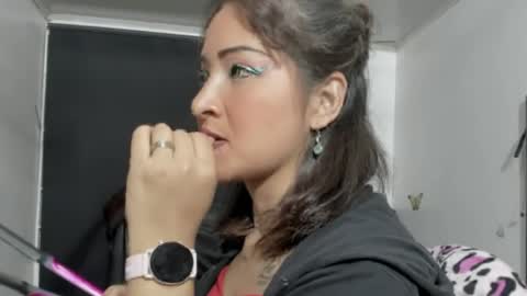 Snapshot of evelynesex chatting on April 26, 2026, 3:59 am Evelyne online show from April 26, 2026, 3:59 am