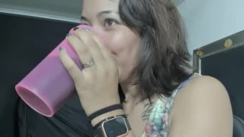 Snapshot of evelynesex chatting on May 4, 2026, 1:56 am Evelyne online show from May 4, 2026, 1:56 am