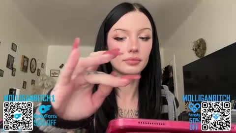 Snapshot of evelynforever chatting on April 29, 2026, 9:32 pm Evelyn online show from April 29, 2026, 9:32 pm