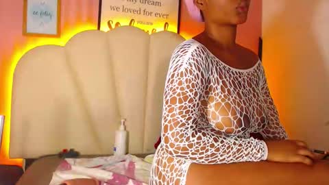 Snapshot of evelynheather_ chatting on February 8, 2026, 5:05 pm Saray online show from February 8, 2026, 5:05 pm