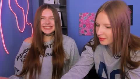 evelynlovelyy online show from March 20, 2026, 12:10 pm