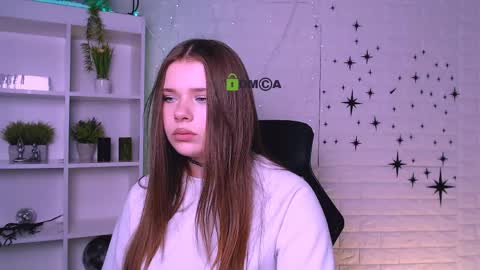 evelynlovelyy online show from March 26, 2026, 12:11 pm