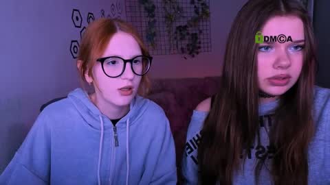 evelynlovelyy online show from March 31, 2026, 11:43 am