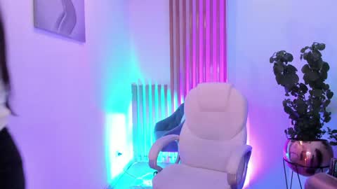 Evelyn Woods online show from December 4, 2024, 4:21 am