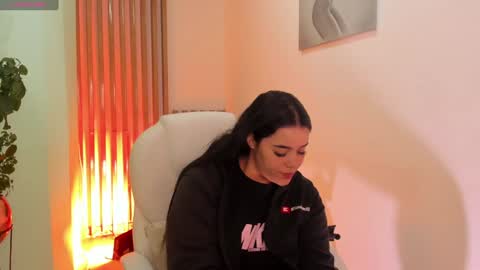Evelyn Woods online show from December 11, 2024, 4:07 am