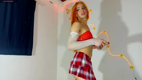 everlin_01 online show from May 15, 2026, 12:50 am