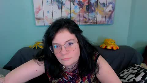 Everly online show from April 23, 2026, 6:47 am