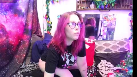 Snapshot of everlyester chatting on December 16, 2024, 4:45 am Evie online show from December 16, 2024, 4:45 am