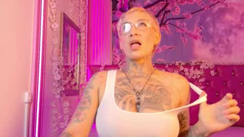 Snapshot of everlyn_sexx chatting on February 28, 2026, 6:09 pm everlyn_sexx online show from February 28, 2026, 6:09 pm