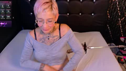 everlyn_sexx online show from March 19, 2026, 12:31 pm