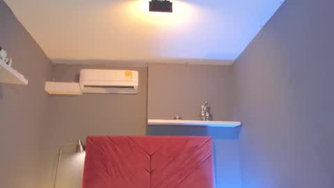 Sophia online show from November 26, 2025, 7:48 pm