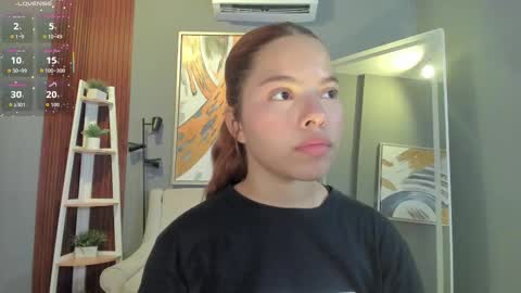 Sophia online show from December 22, 2025, 7:44 pm