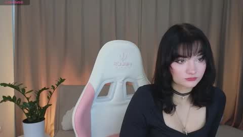 Snapshot of evettaormon chatting on October 27, 2025, 7:23 am Eva online show from October 27, 2025, 7:23 am