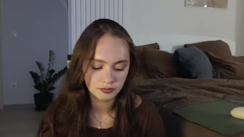 evi_woow online show from September 10, 2025, 9:04 pm