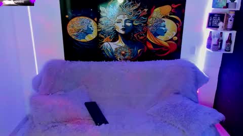 Snapshot of evie99_ chatting on February 13, 2025, 7:10 pm Evie99 online show from February 13, 2025, 7:10 pm