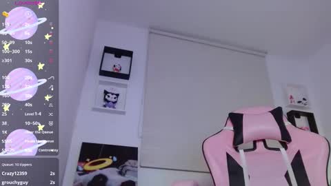 Snapshot of evie_cloud chatting on October 11, 2025, 4:01 am Evie Cloud online show from October 11, 2025, 4:01 am