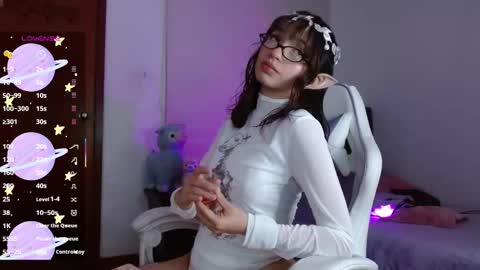 Evie Cloud online show from November 9, 2025, 4:33 am